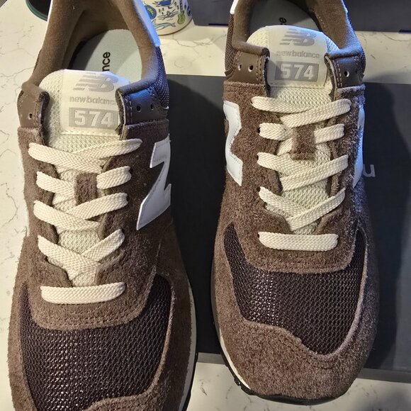 New Balance 574 Dark Mushroom Angora U574RBI Men Size 10 Casual Trainer NEW - Picture 2 of 14